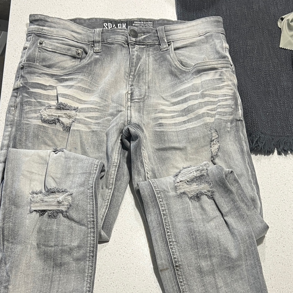 Spark Men's Distressed Gray Jeans 30x32